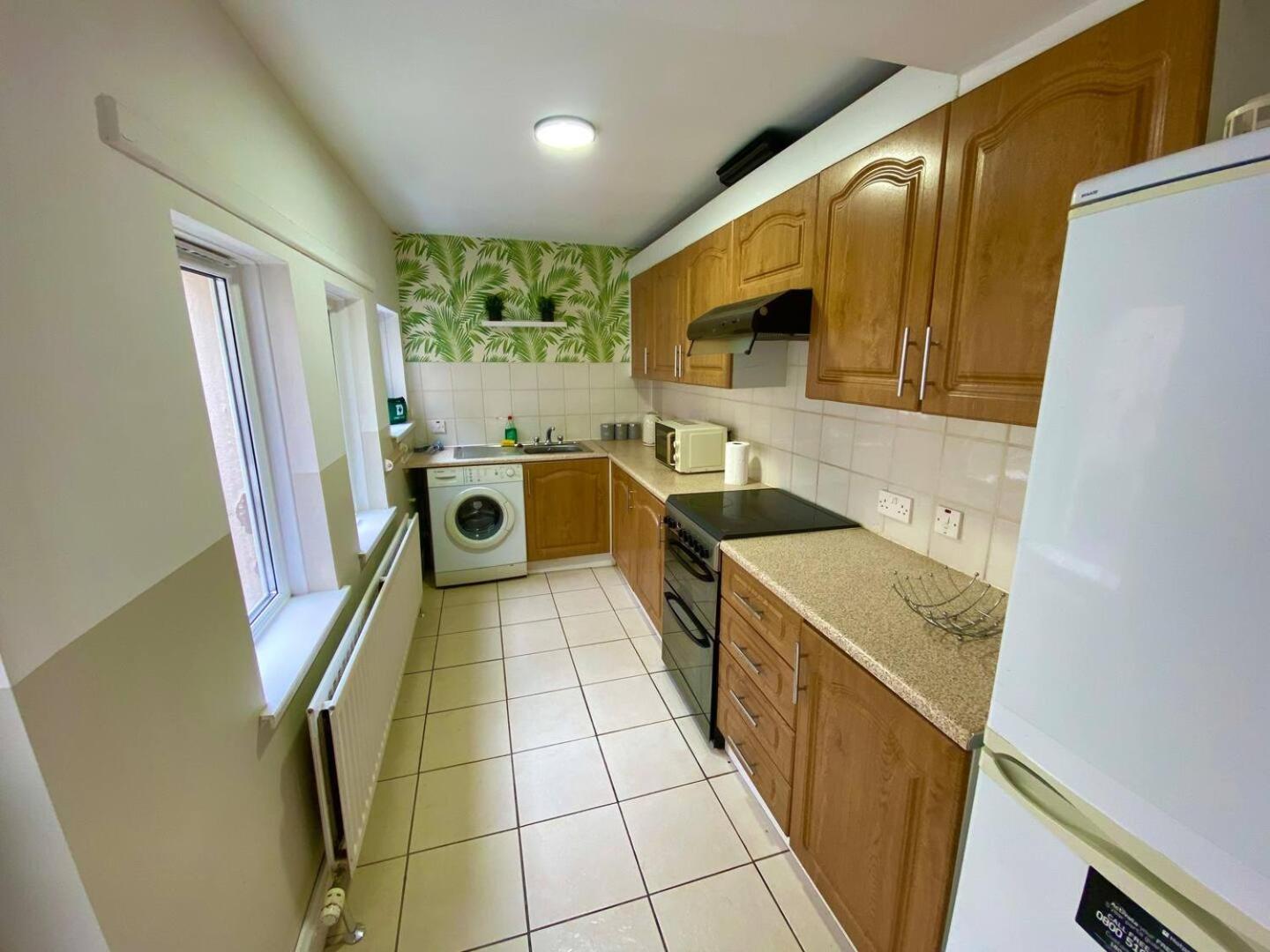 2Br City Side House Белфаст Екстериор снимка