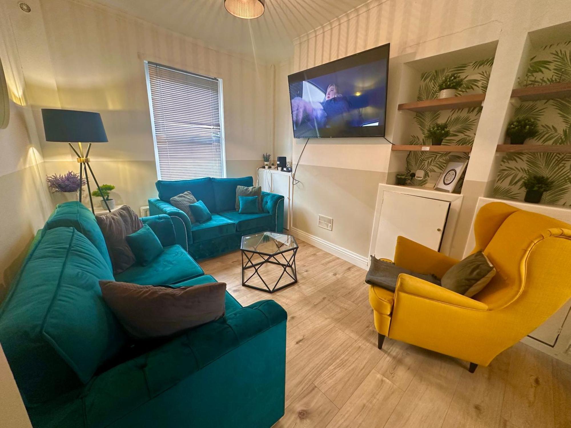 2Br City Side House Белфаст Екстериор снимка