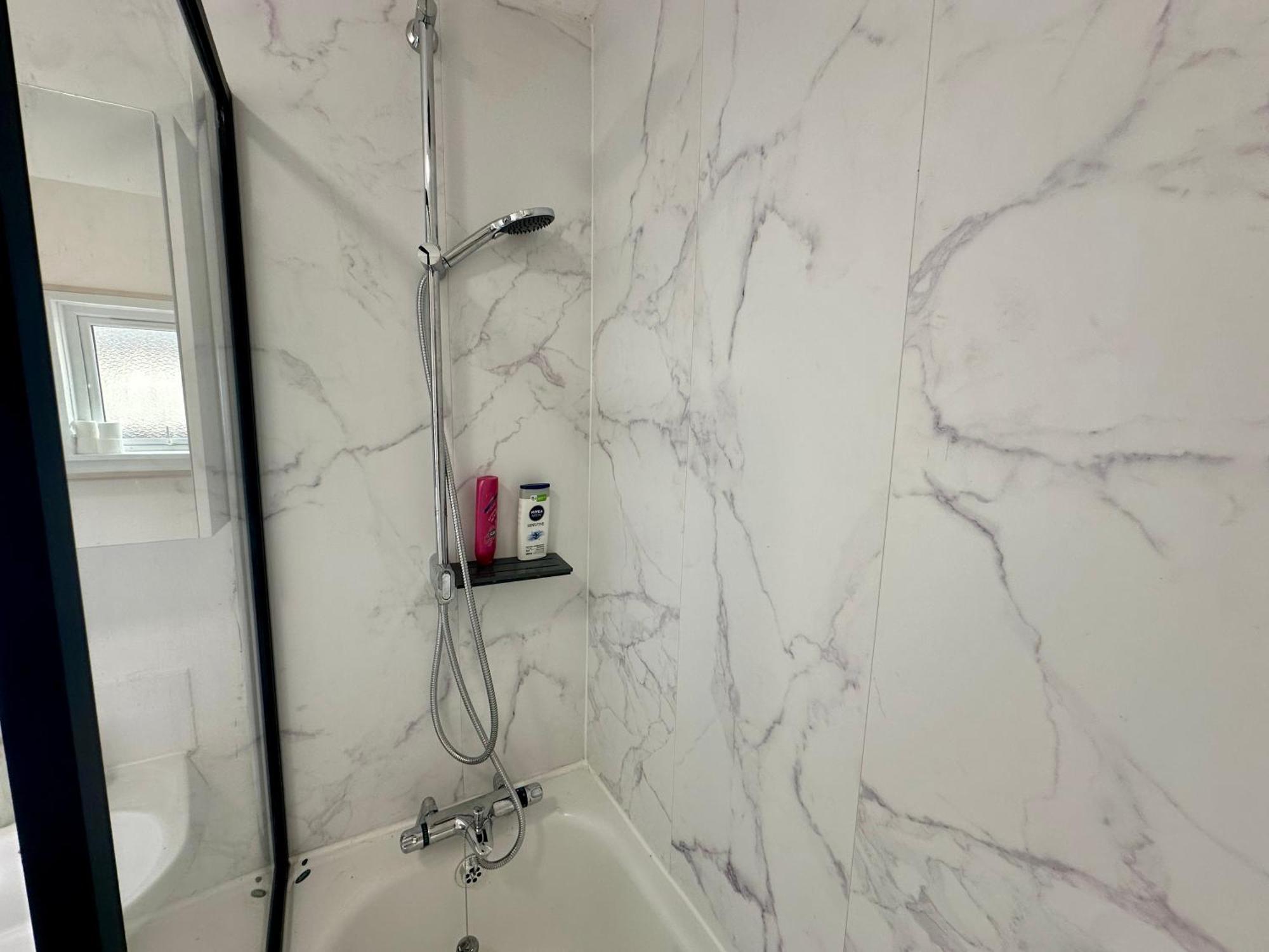 2Br City Side House Белфаст Екстериор снимка